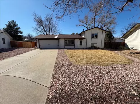 1587 S Salem Cir, Aurora, CO 80012