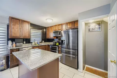 Kitchen - 1629 S Ivory Cir #E, Aurora, CO 80017 photo 1 of 5