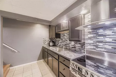 Kitchen - 1629 S Ivory Cir #E, Aurora, CO 80017 photo 5 of 5