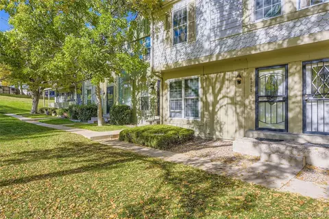 Exterior - 1629 S Ivory Cir #E, Aurora, CO 80017 photo 2 of 3