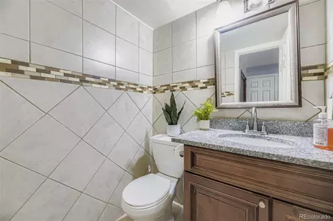 Bath - 1629 S Ivory Cir #E, Aurora, CO 80017 photo 1 of 4
