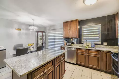 Kitchen - 1629 S Ivory Cir #E, Aurora, CO 80017 photo 3 of 5