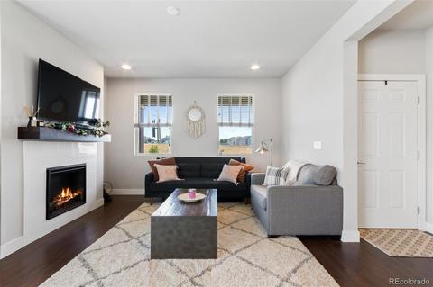 15897 Elk Pl, Denver, CO 80239 photo 4