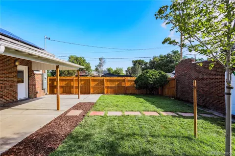 Exterior - 2590 Grape St, Denver, CO 80207 photo 3 of 5