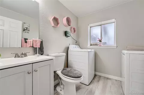 Bath - 17847 E Mexico Dr, Aurora, CO 80017 photo 2 of 3