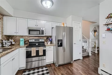 Kitchen - 17847 E Mexico Dr, Aurora, CO 80017 photo 2 of 3
