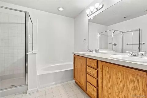 Bath - 7920 E 29th Ave, Denver, CO 80238 photo 2 of 4