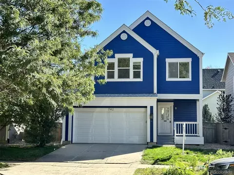 742 Arrowood St, Longmont, CO 80503