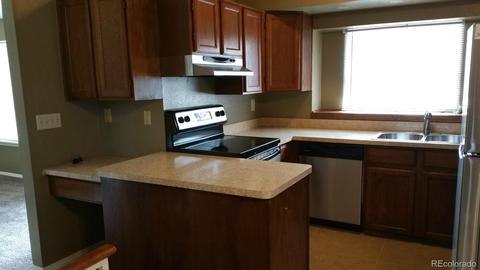 4581 Eugene Way, Denver, CO 80239 photo 4