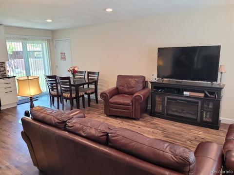 4623 Eureka Ct, Denver, CO 80239 photo 4