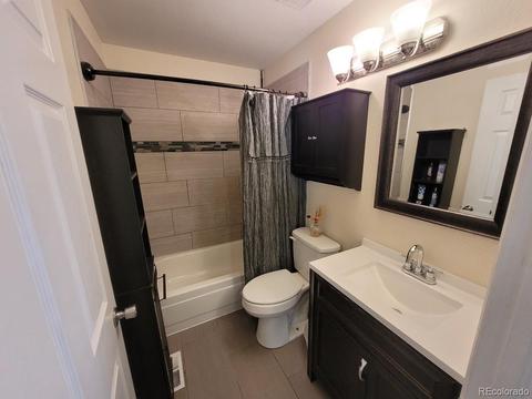 4623 Eureka Ct, Denver, CO 80239 photo 15