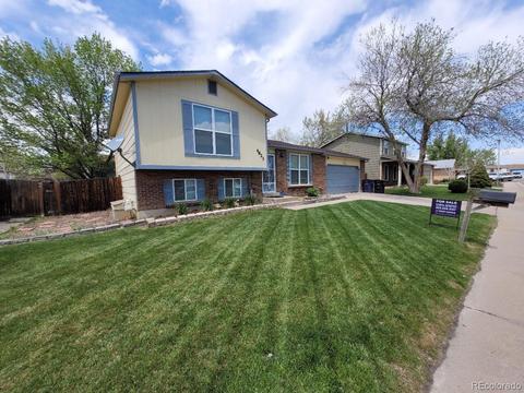 4623 Eureka Ct, Denver, CO 80239 photo 2