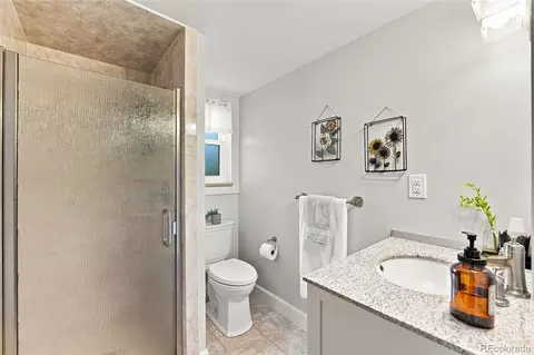 Bath - 690 E Davies Ave, Centennial, CO 80122 photo 3 of 3