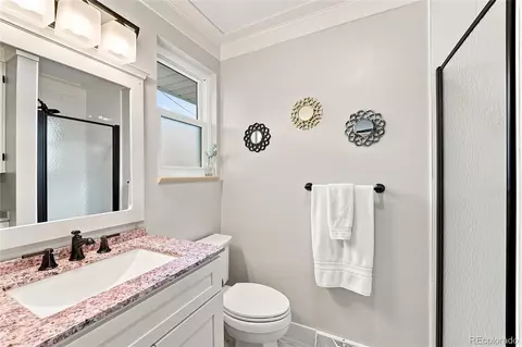 Bath - 690 E Davies Ave, Centennial, CO 80122 photo 1 of 3