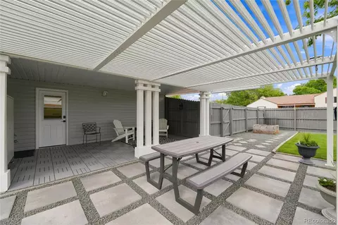 Exterior - 690 E Davies Ave, Centennial, CO 80122 photo 7 of 14