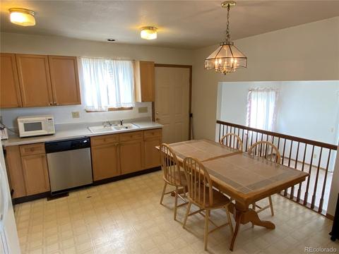5433 Sable St, Denver, CO 80239 photo 5