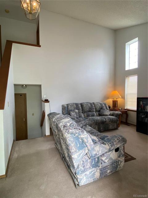 5433 Sable St, Denver, CO 80239 photo 2