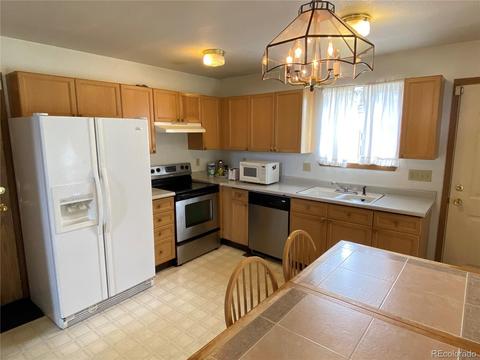 5433 Sable St, Denver, CO 80239 photo 4