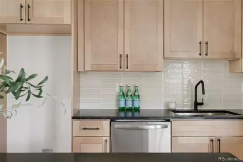 Kitchen - 80 S Lashley Ln, Boulder, CO 80305 photo 3 of 5