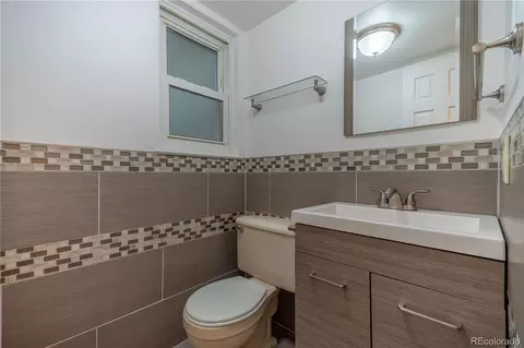 Bath - 14503 E Wagon Trail Dr, Aurora, CO 80015 photo 1 of 5