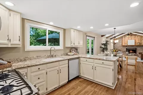 Kitchen - 16793 E Prentice Cir, Aurora, CO 80015 photo 2 of 4