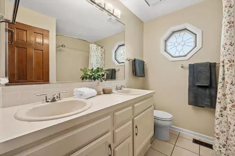 Bath - 16793 E Prentice Cir, Aurora, CO 80015 photo 5 of 6