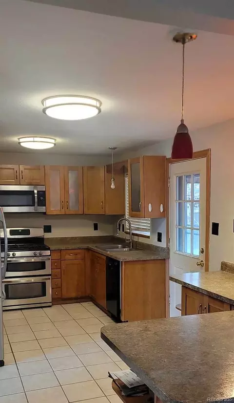 14066 E 27th Ave, Aurora, CO 80011 photo 4