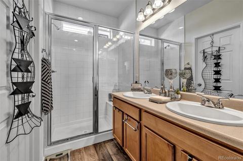 15784 E Warner Dr, Denver, CO 80239 photo 4