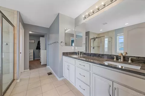 Bath - 25160 Ellsworth Dr, Aurora, CO 80018 photo 2 of 5
