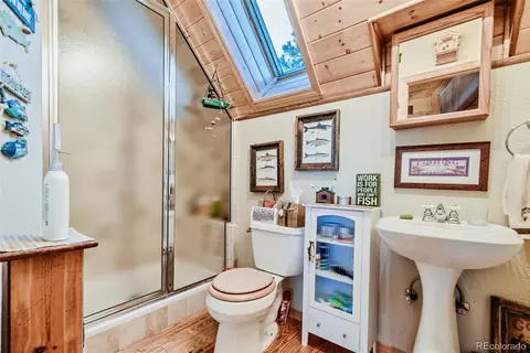 Bath - 672 Wampum Ln, Como, CO 80432 photo 3 of 5