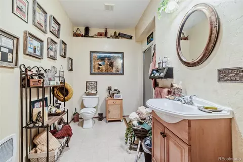 Bath - 672 Wampum Ln, Como, CO 80432 photo 4 of 5