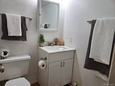 Bath - 1830 22 Nd St #14, Boulder, CO 80302 photo 1 of 1
