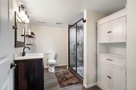 Bath - 10080 Cedar St, Longmont, CO 80504 photo 5 of 5