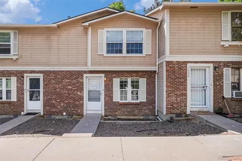 1534 S Ouray Cir #B, Aurora, CO 80017