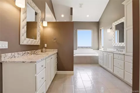 Bath - 27165 E Long Pl, Aurora, CO 80016 photo 1 of 6