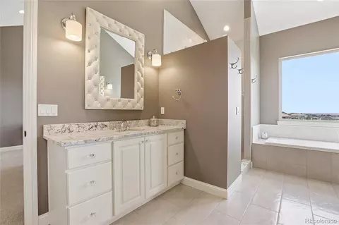Bath - 27165 E Long Pl, Aurora, CO 80016 photo 2 of 6