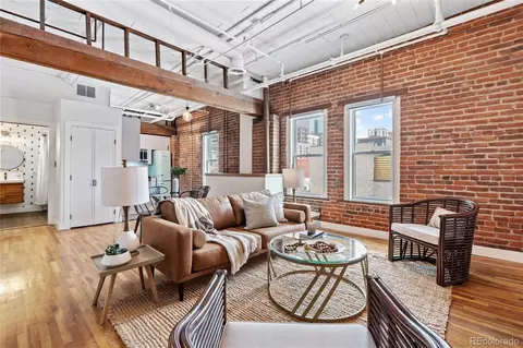 1940 Blake W #302, Denver, CO 80202