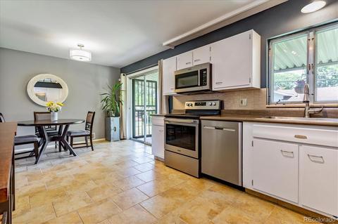 6632 Moore St, Arvada, CO 80004 photo 9