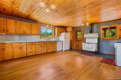 135 S Main St, Alma, CO 80420 photo 3