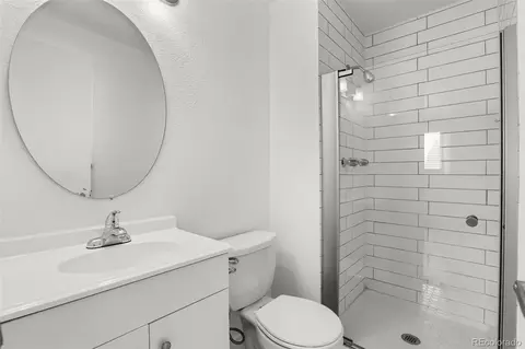Bath - 3963 W 65th Pl, Arvada, CO 80003 photo 3 of 5