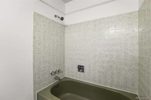 Bath - 3963 W 65th Pl, Arvada, CO 80003 photo 2 of 5