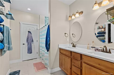 Bath - 109 7th Ave, Wiggins, CO 80654 photo 1 of 4