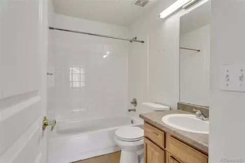Bath - 16901 E Warren Place Pl #A, Aurora, CO 80013 photo 2 of 4