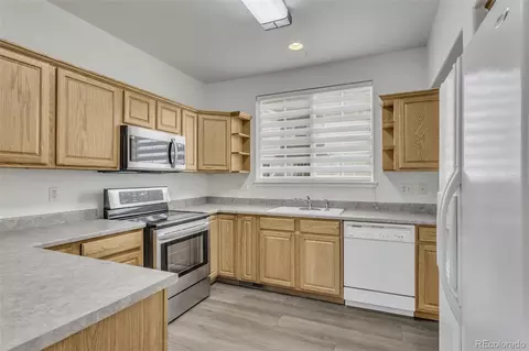 Kitchen - 16901 E Warren Place Pl #A, Aurora, CO 80013 photo 3 of 4