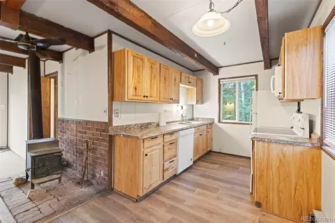 Kitchen - 35 Ore Ct, Alma, CO 80420 photo 2 of 3