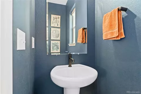 Bath - 20998 E 60th Pl, Aurora, CO 80019 photo 1 of 4