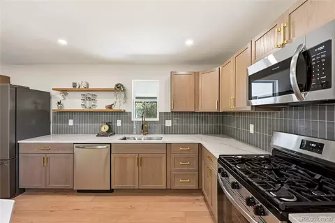 Kitchen - 250 3rd St, Frederick, CO 80530 photo 4 of 4