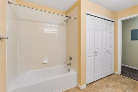 Bath - 23346 E 5th Pl #202, Aurora, CO 80018 photo 3 of 4