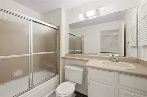 Bath - 18010 E Pacific Pl, Aurora, CO 80013 photo 2 of 3