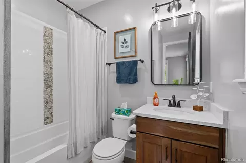 Bath - 7979 S Jackson Gap St, Aurora, CO 80016 photo 2 of 7
